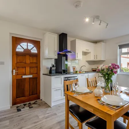 2 Bed In Penrith Oc-g31989 *